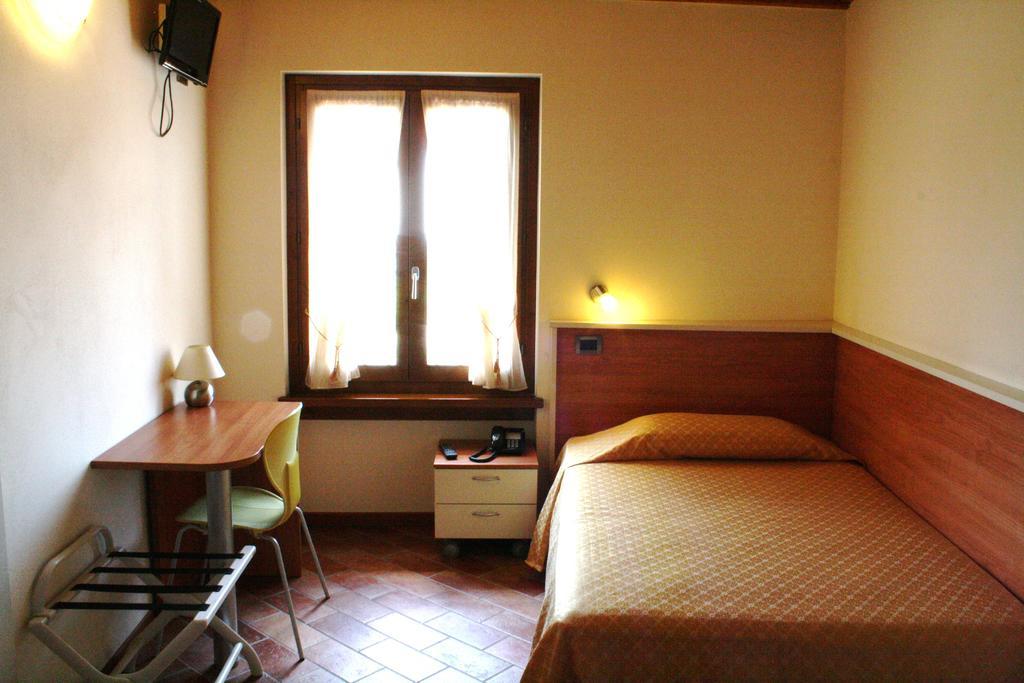 Bed&Wine Hotel Negrar Bilik gambar